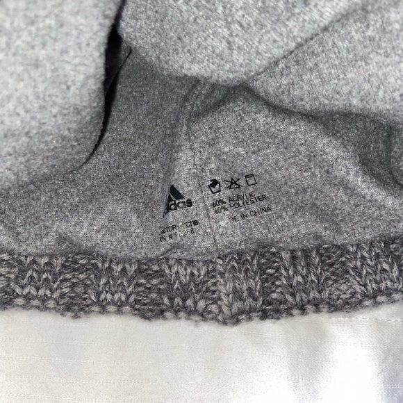 Adidas Winter Stocking Hat With Pom - Picture 4 of 4